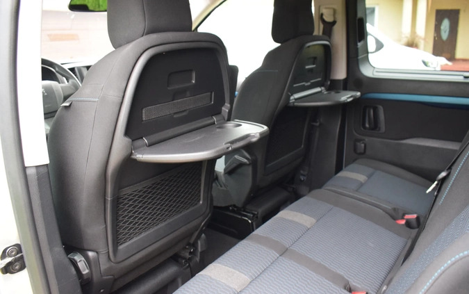 Peugeot Traveller cena 109899 przebieg: 199000, rok produkcji 2019 z Brzeziny małe 191